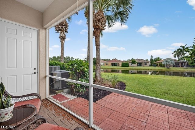 2406 Laurentina LN, Cape Coral, FL 33909