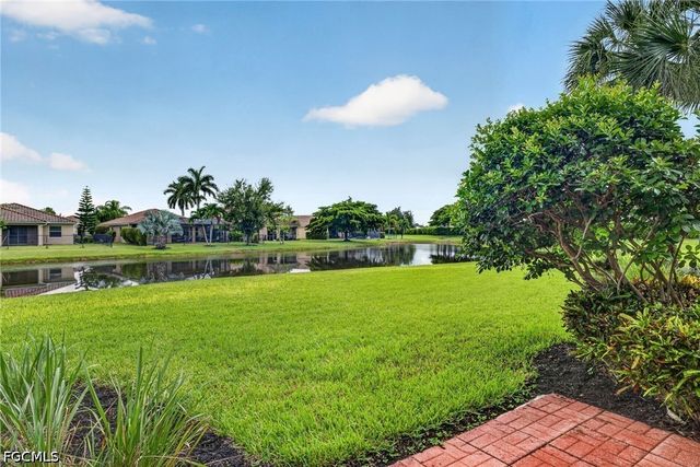 2406 Laurentina LN, Cape Coral, FL 33909