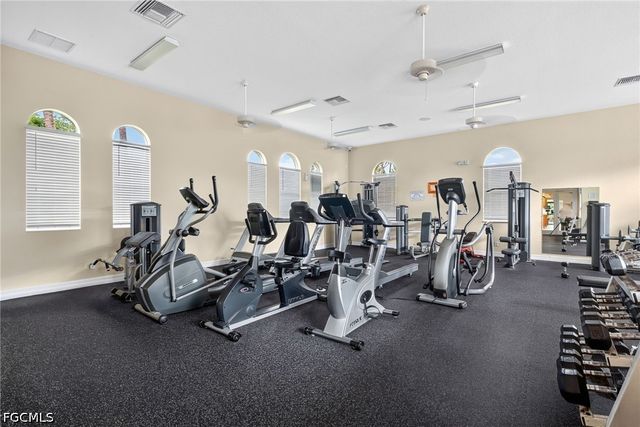 2406 Laurentina LN, Cape Coral, FL 33909
