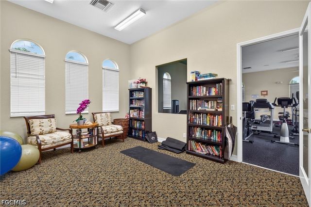 2406 Laurentina LN, Cape Coral, FL 33909