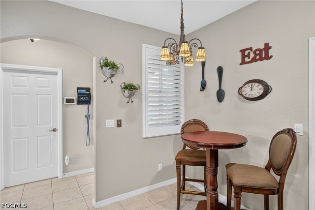 2406 Laurentina LN, Cape Coral, FL 33909