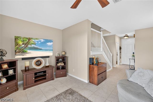 2406 Laurentina LN, Cape Coral, FL 33909