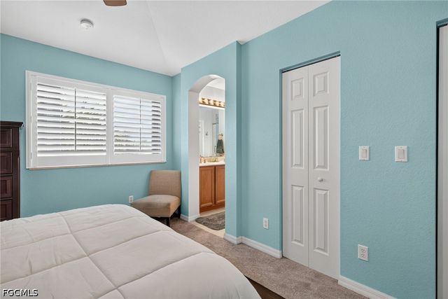 2406 Laurentina LN, Cape Coral, FL 33909