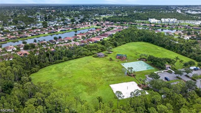 2406 Laurentina LN, Cape Coral, FL 33909