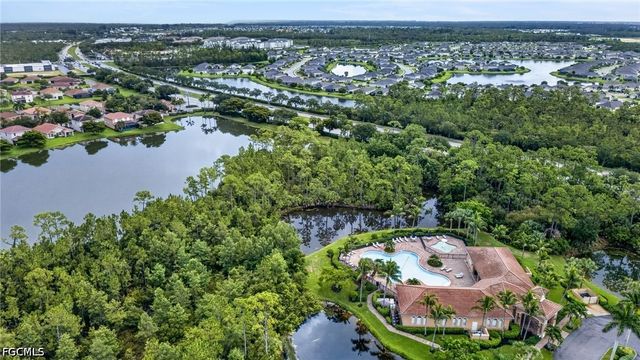 2406 Laurentina LN, Cape Coral, FL 33909