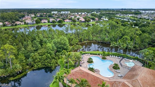 2406 Laurentina LN, Cape Coral, FL 33909