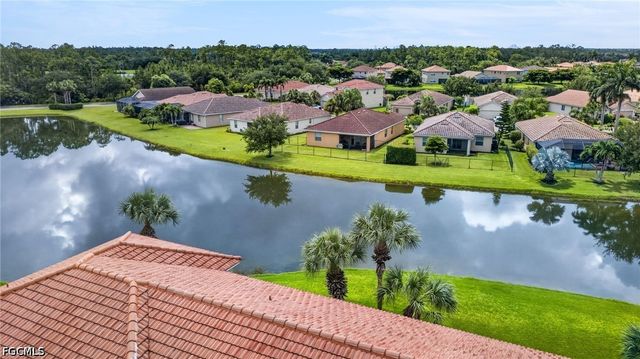 2406 Laurentina LN, Cape Coral, FL 33909
