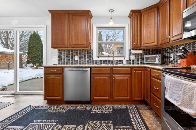 1224 E MARQUETTE STREET, Appleton, WI 54911