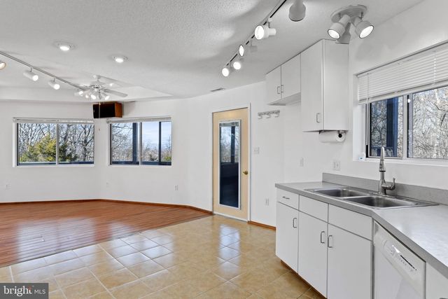 308 BRUSH LEAF LN, Mount Jackson, VA 22842