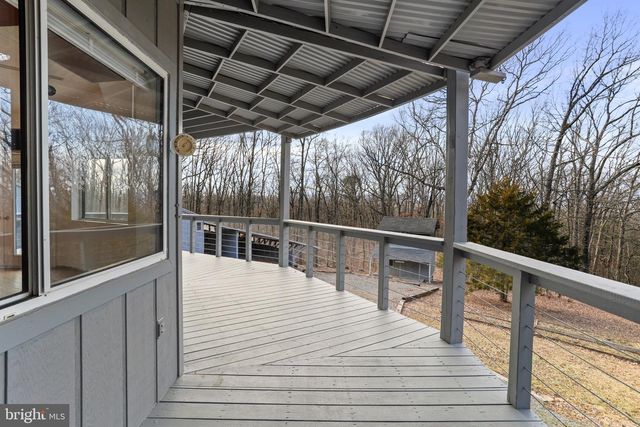 308 BRUSH LEAF LN, Mount Jackson, VA 22842