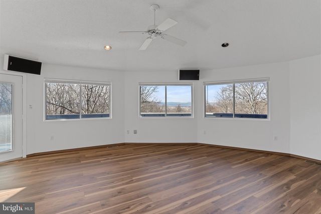 308 BRUSH LEAF LN, Mount Jackson, VA 22842