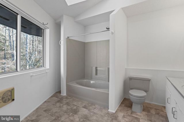 308 BRUSH LEAF LN, Mount Jackson, VA 22842