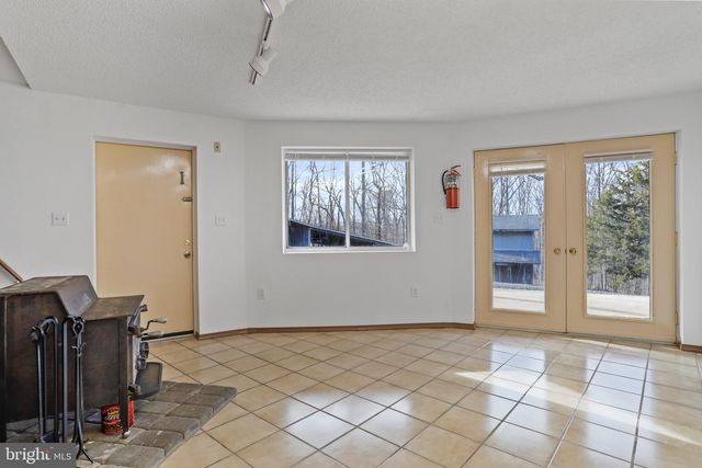 308 BRUSH LEAF LN, Mount Jackson, VA 22842