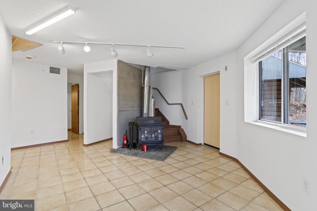 308 BRUSH LEAF LN, Mount Jackson, VA 22842