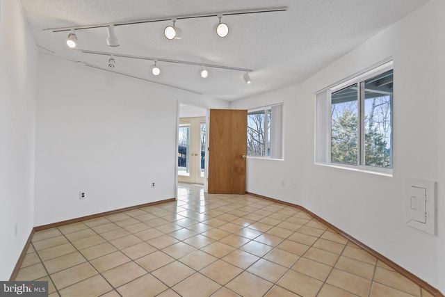 308 BRUSH LEAF LN, Mount Jackson, VA 22842