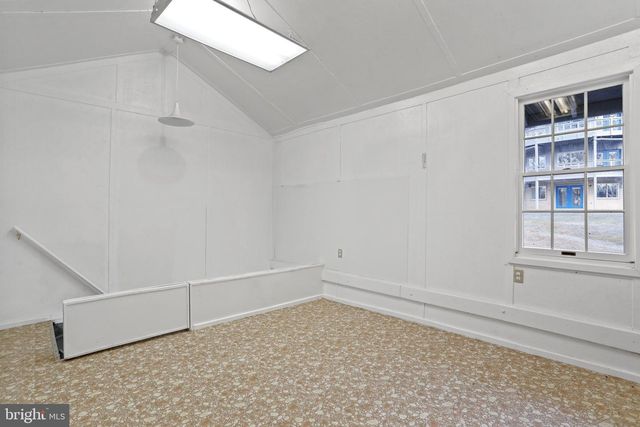 308 BRUSH LEAF LN, Mount Jackson, VA 22842