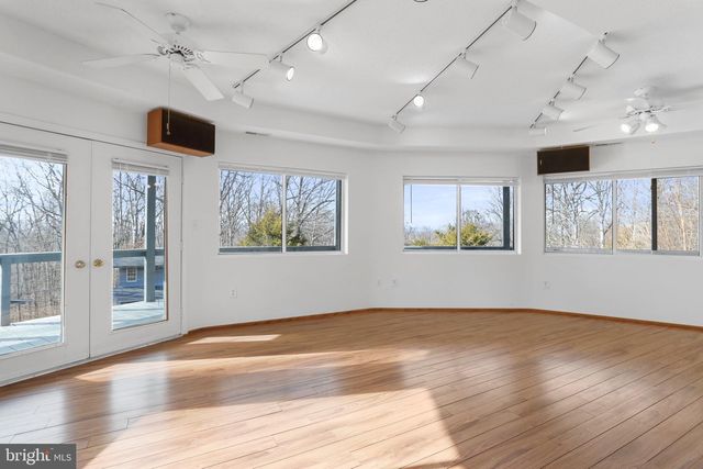 308 BRUSH LEAF LN, Mount Jackson, VA 22842