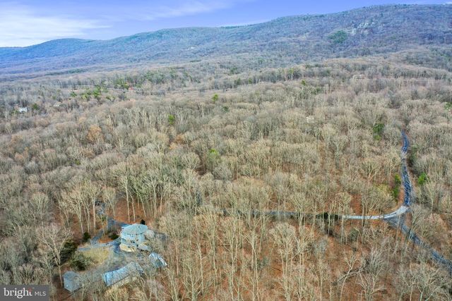 308 BRUSH LEAF LN, Mount Jackson, VA 22842