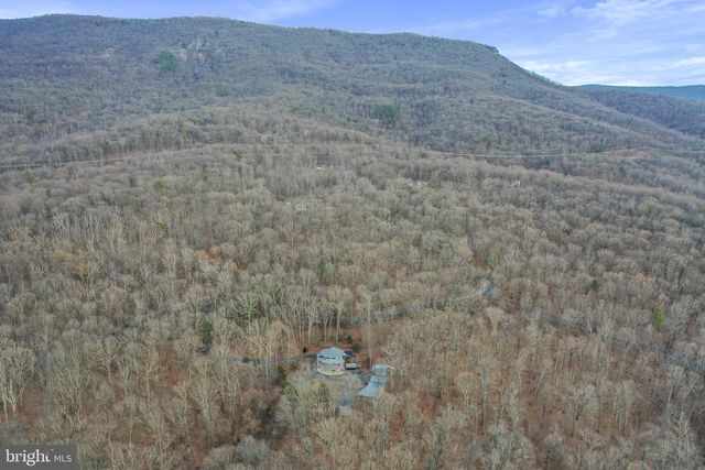 308 BRUSH LEAF LN, Mount Jackson, VA 22842