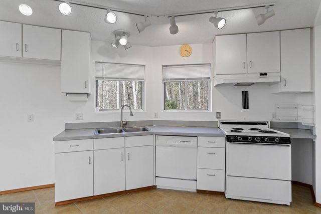 308 BRUSH LEAF LN, Mount Jackson, VA 22842