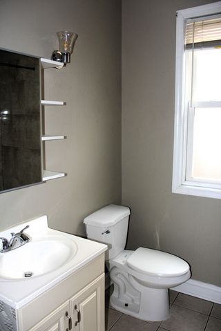 7813 S East End Avenue, Chicago, IL 60649