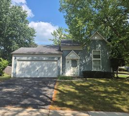 1465 Riverwood Drive, Algonquin, IL 60102