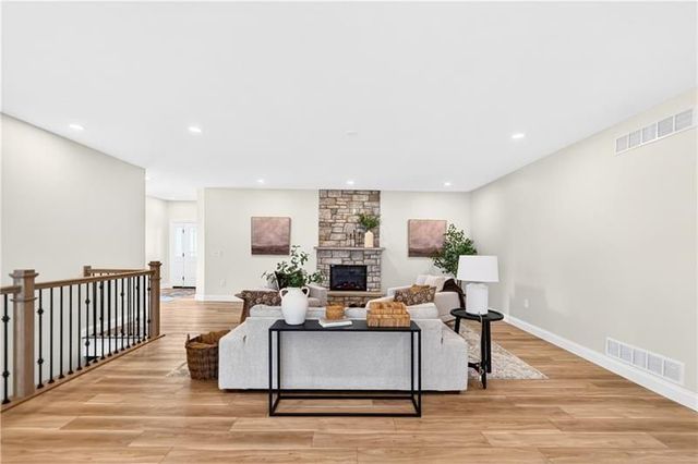 1167 VALLEY CLUB 115, Penn Twp, PA 15642