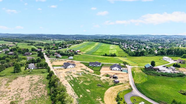 1167 VALLEY CLUB 115, Penn Twp, PA 15642