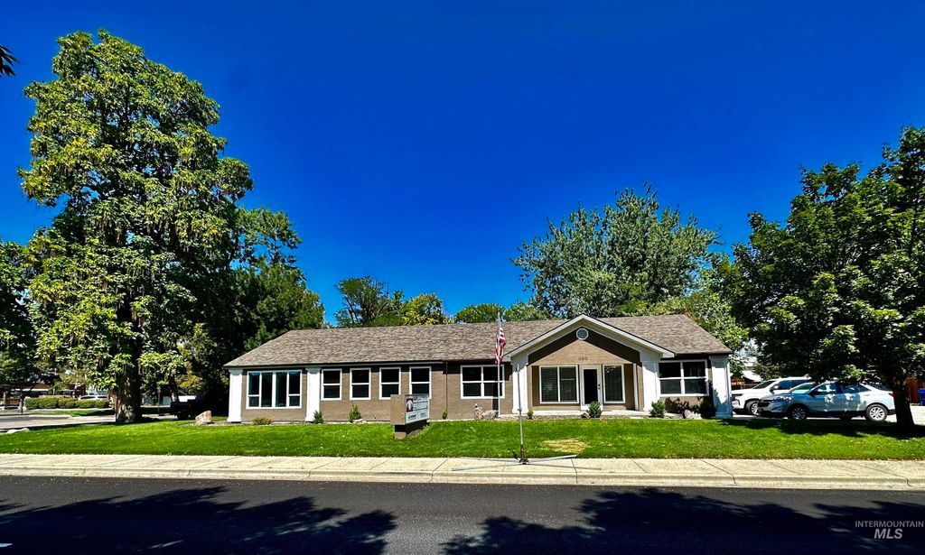 860 W Beacon St, Boise, ID 83706