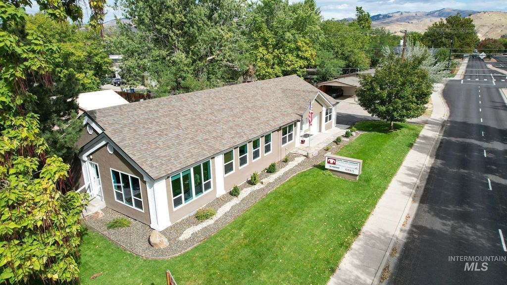 860 W Beacon St, Boise, ID 83706 photo 2