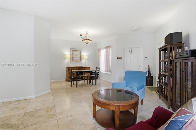 724 NW 170th Ter, Pembroke Pines, FL 33028