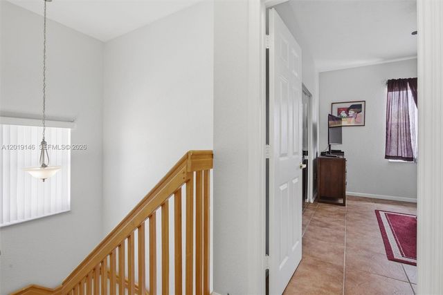 724 NW 170th Ter, Pembroke Pines, FL 33028