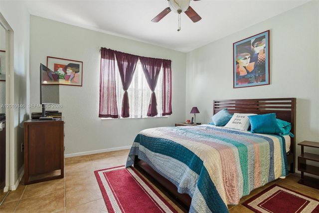 724 NW 170th Ter, Pembroke Pines, FL 33028