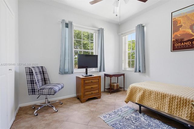724 NW 170th Ter, Pembroke Pines, FL 33028