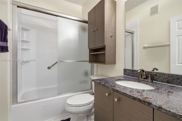 724 NW 170th Ter, Pembroke Pines, FL 33028
