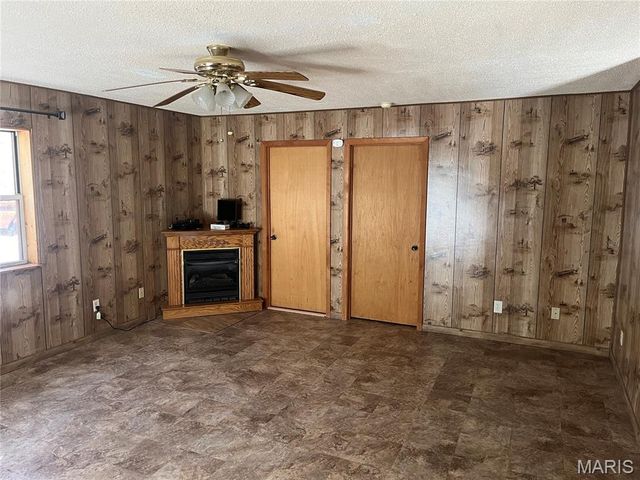 4412 N Virginia Mines Road, St Clair, MO 63077