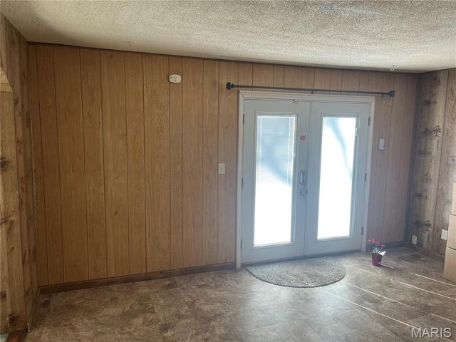 4412 N Virginia Mines Road, St Clair, MO 63077