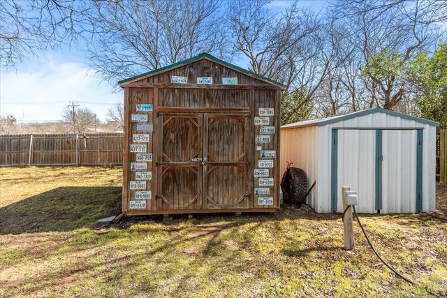 203 W Lee Avenue, Whitney, TX 76692