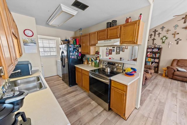 203 W Lee Avenue, Whitney, TX 76692