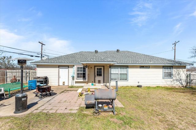203 W Lee Avenue, Whitney, TX 76692