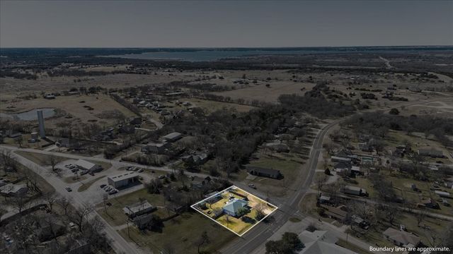 203 W Lee Avenue, Whitney, TX 76692