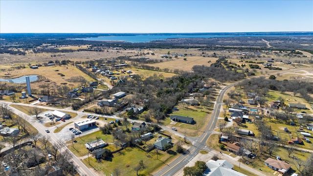 203 W Lee Avenue, Whitney, TX 76692