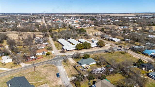 203 W Lee Avenue, Whitney, TX 76692