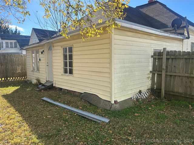 1206 S Armstrong Avenue, Bartlesville, OK 74003