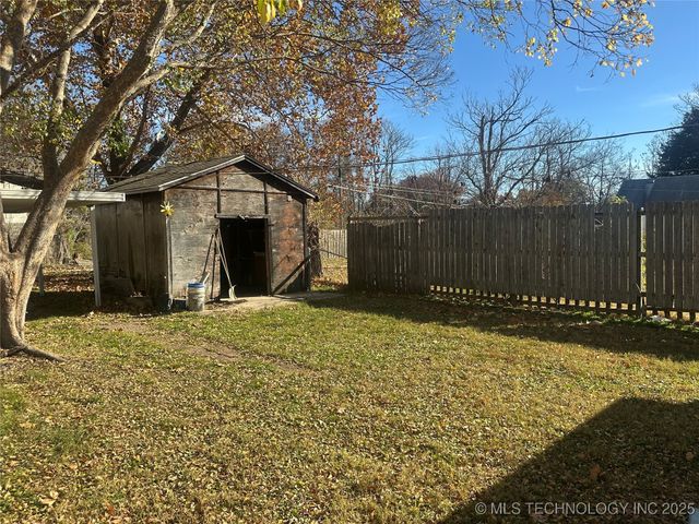 1206 S Armstrong Avenue, Bartlesville, OK 74003