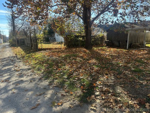 1206 S Armstrong Avenue, Bartlesville, OK 74003