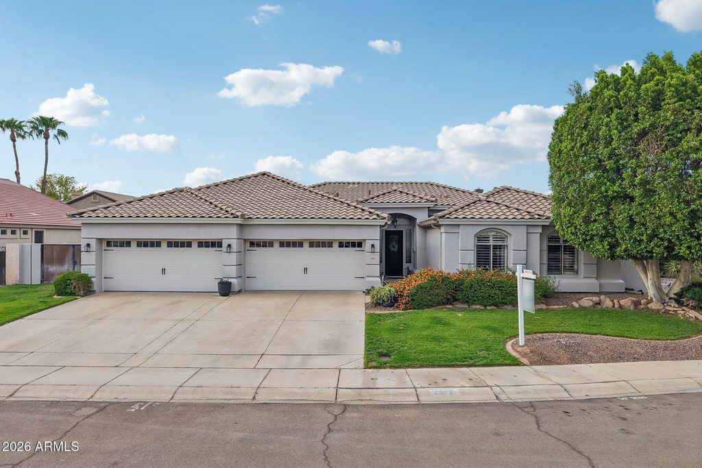 6980 W QUAIL Avenue, Glendale, AZ 85308 — exterior