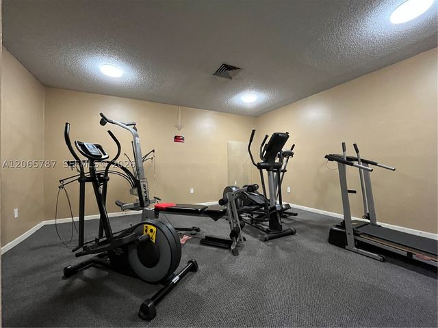 4334 NW 9th Ave 9-3G, Deerfield Beach, FL 33064