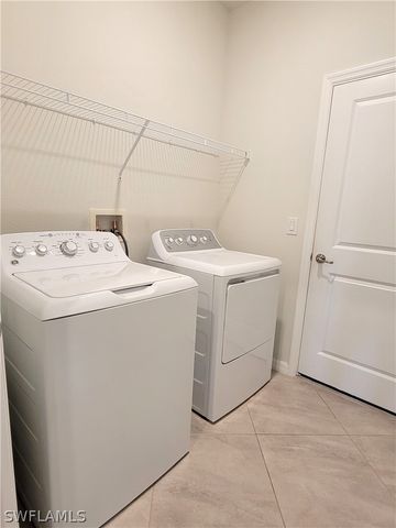 1750 Alameda DR, Naples, FL 34120