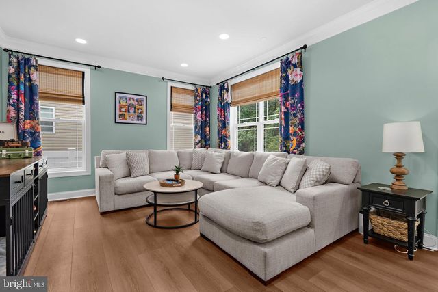 927 WINDFLOWER LN, Severn, MD 21144